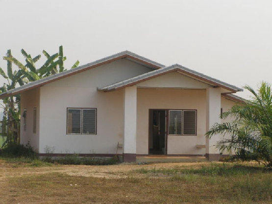 Accomodation for 4 Teachers each equipped with bathroom in Ban Mhai Pattaná School.